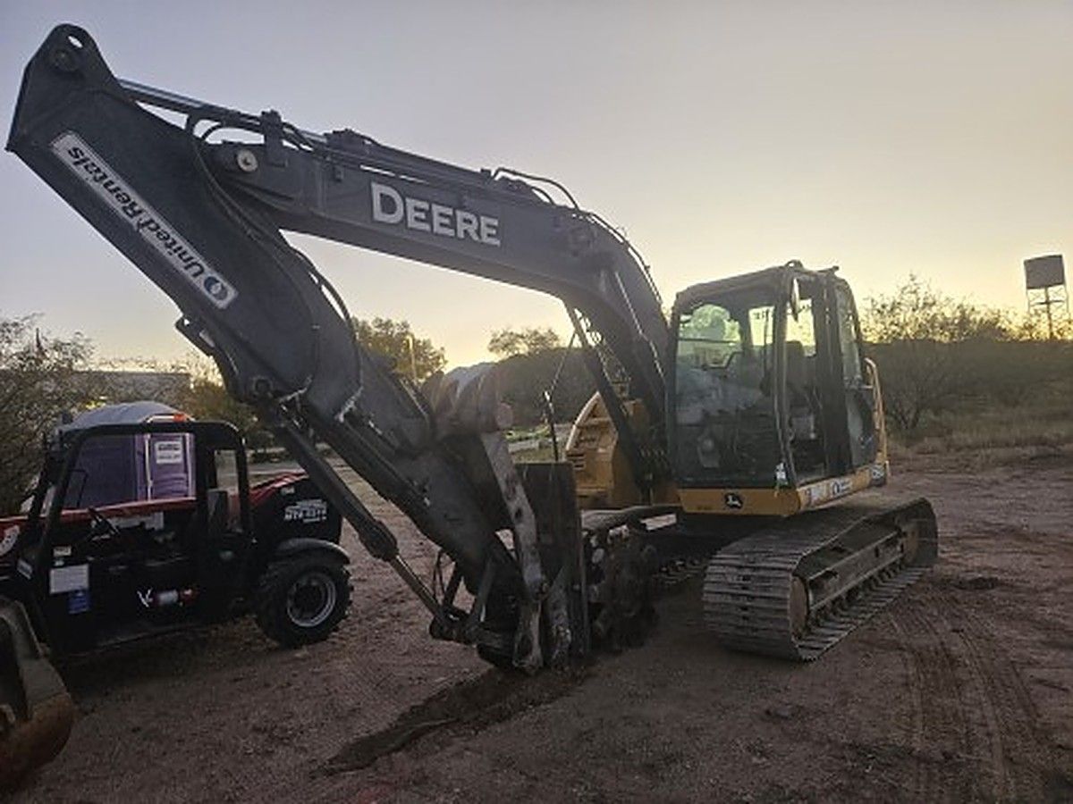 JOHN DEERE 135G photo 3