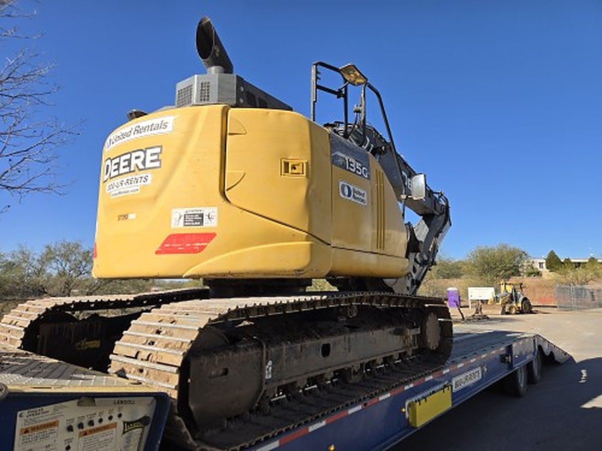 JOHN DEERE 135G photo 7