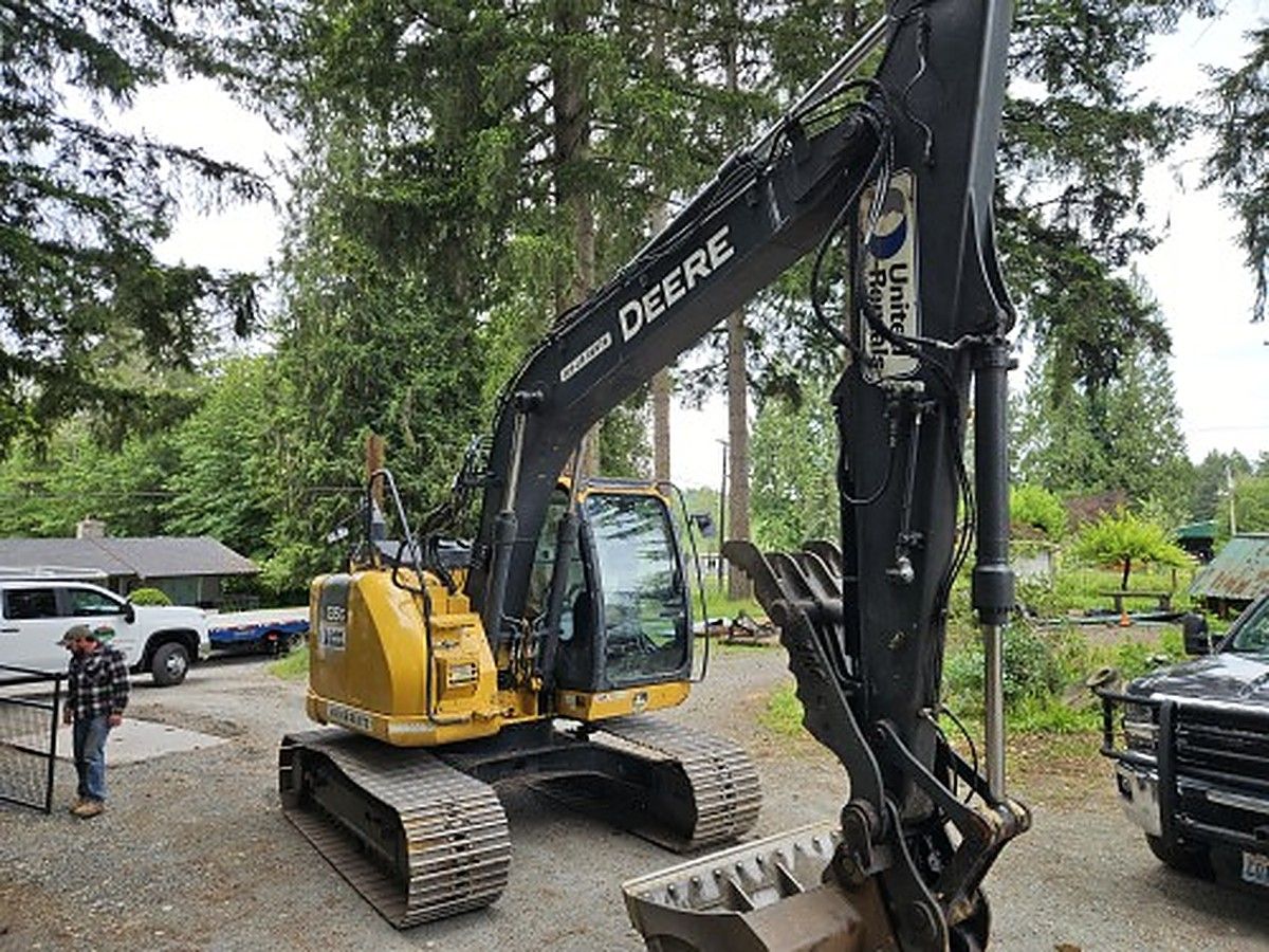 JOHN DEERE 135G photo 2