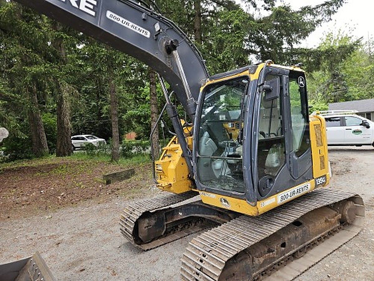 JOHN DEERE 135G photo 4