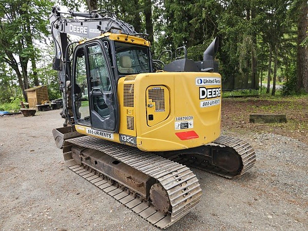 JOHN DEERE 135G photo 5
