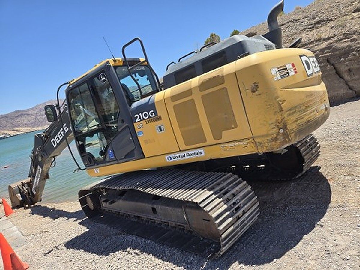 JOHN DEERE 210G LC photo 3