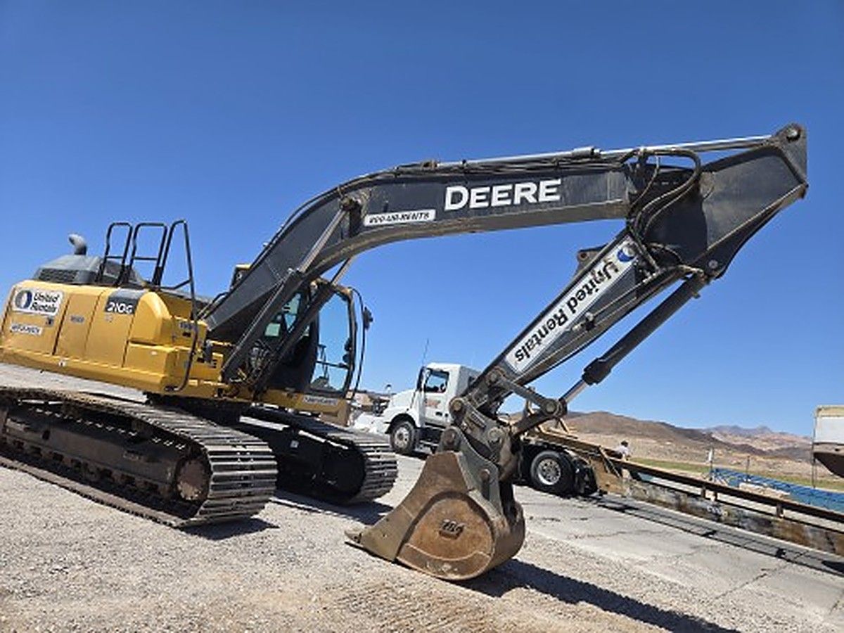 JOHN DEERE 210G LC photo 9