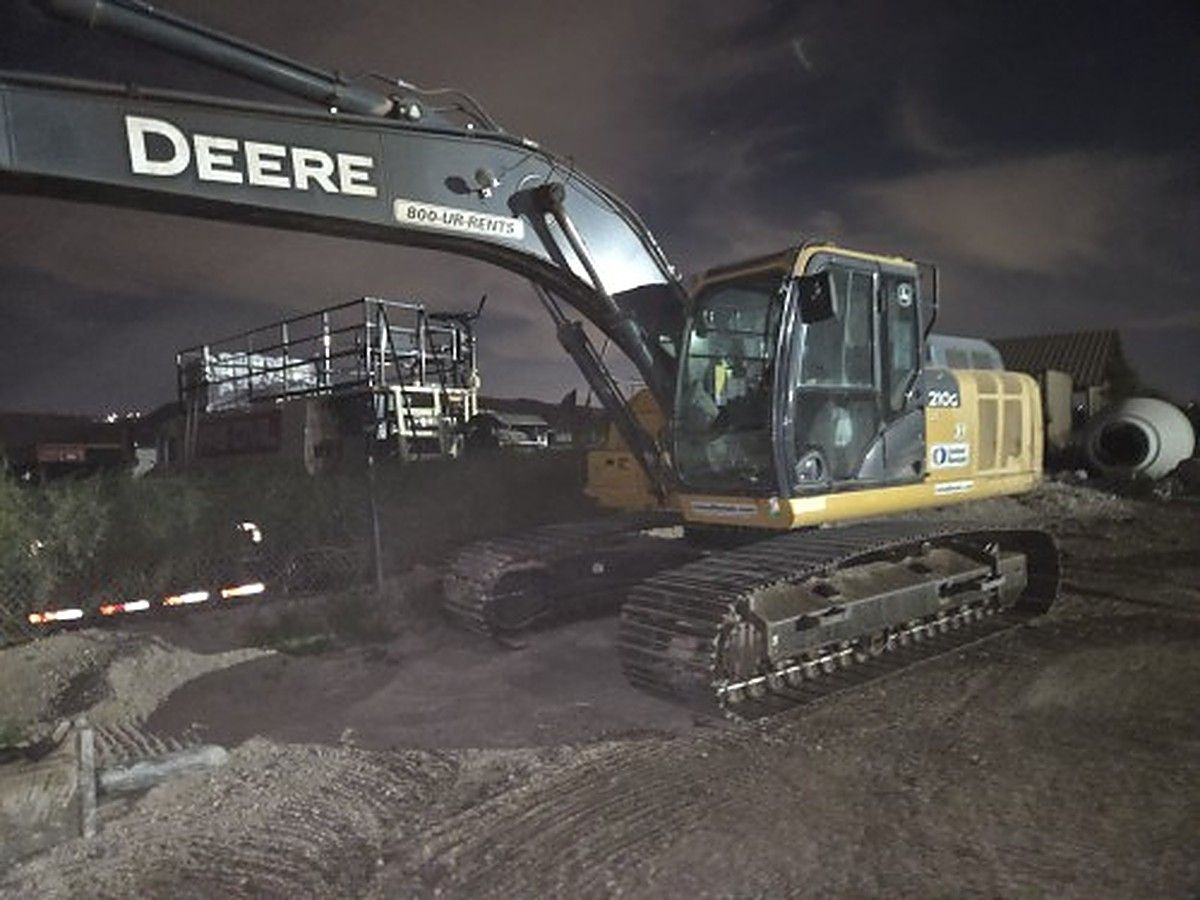 JOHN DEERE 210G LC photo 3