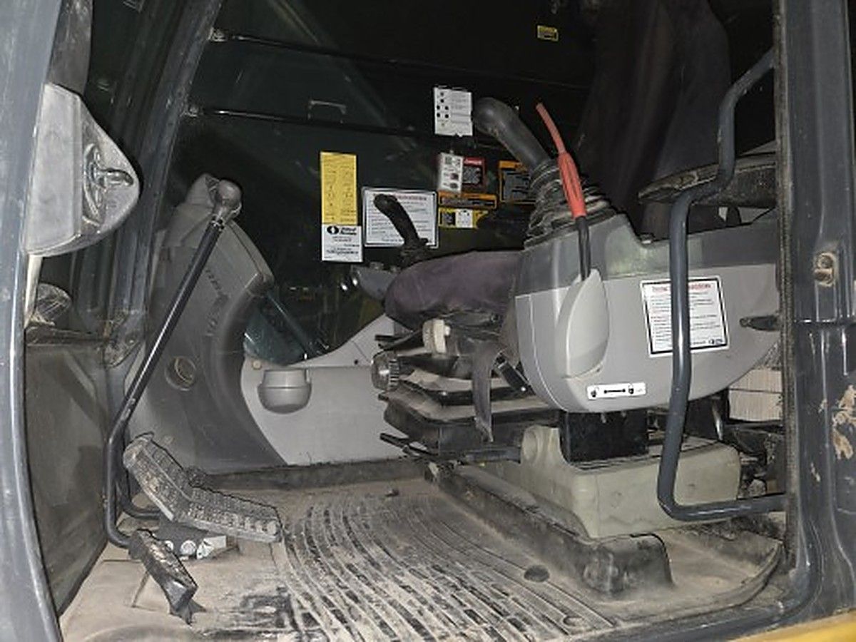 JOHN DEERE 210G LC photo 6