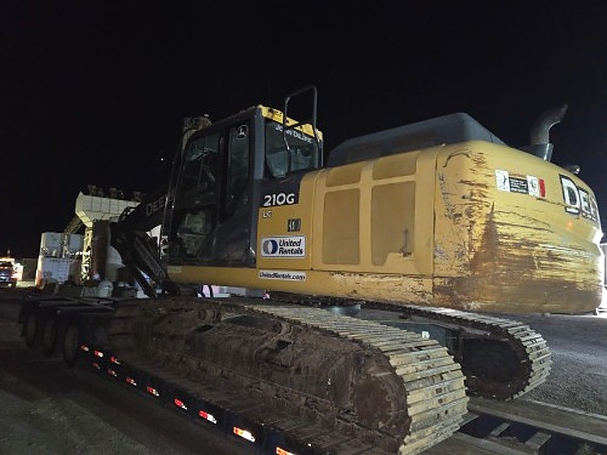 JOHN DEERE 210G LC photo 8