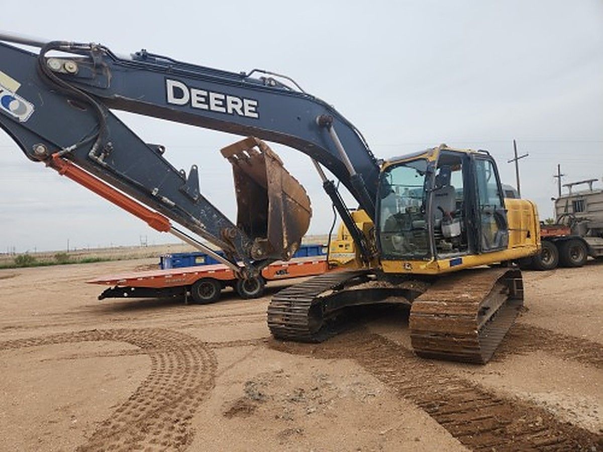JOHN DEERE 210G LC photo 9