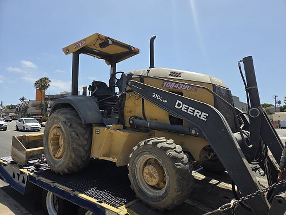 JOHN DEERE 210L EP photo 3