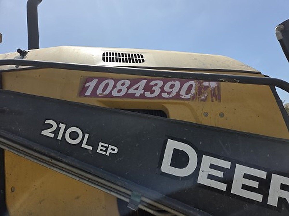 JOHN DEERE 210L EP photo 4