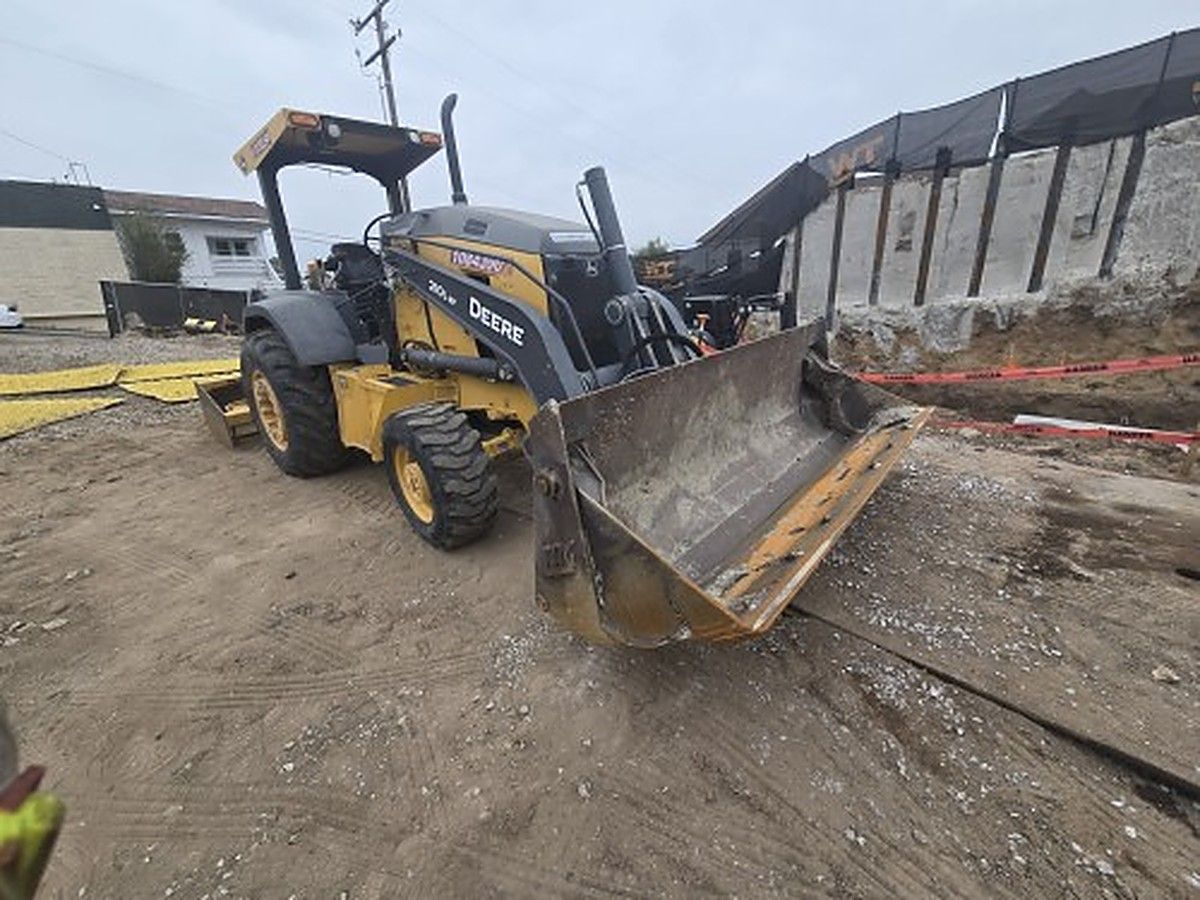 JOHN DEERE 210L EP photo 5