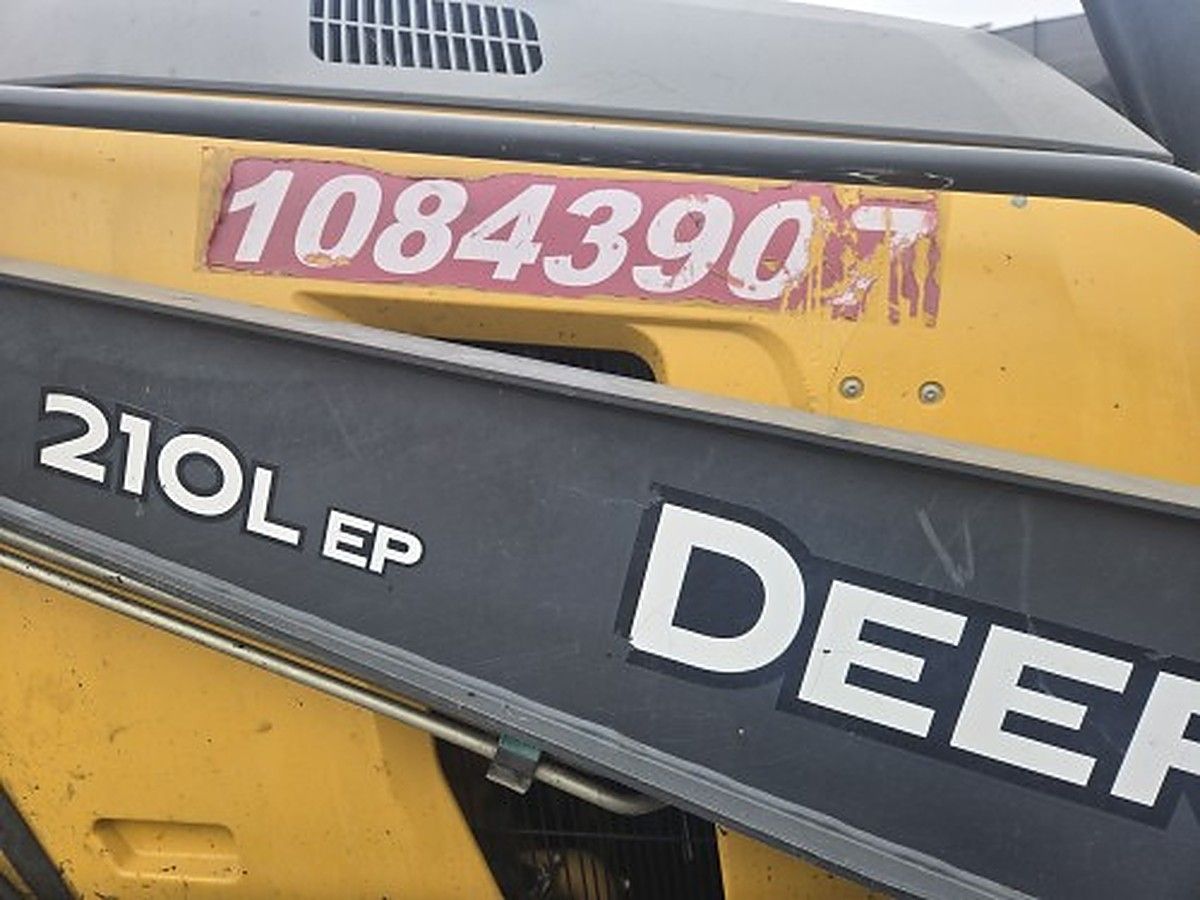 JOHN DEERE 210L EP photo 6
