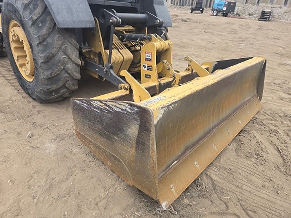JOHN DEERE 210L EP photo 10