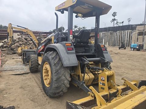 2018 JOHN DEERE 210L EP Loader Landscaper 4Wd