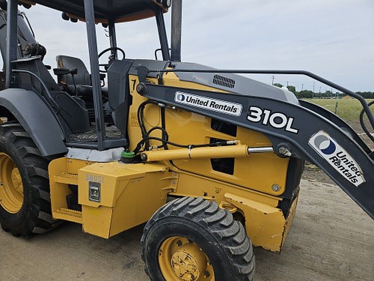 JOHN DEERE 310L photo 6