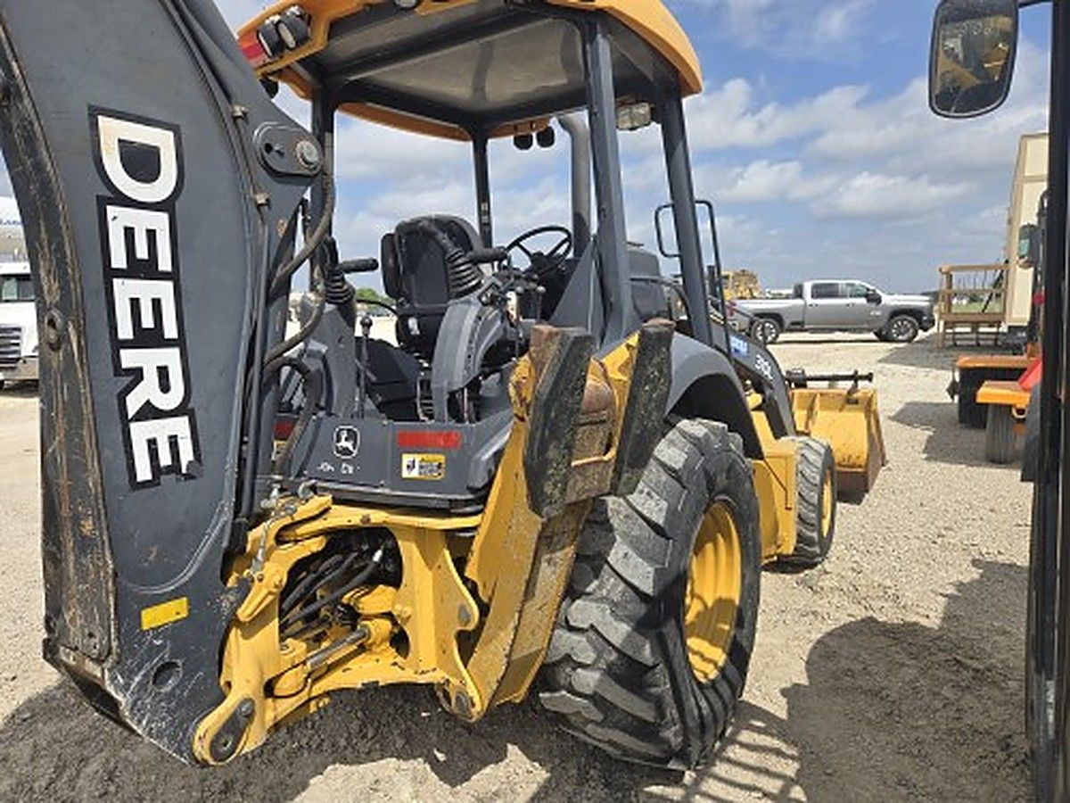 JOHN DEERE 310L photo 5