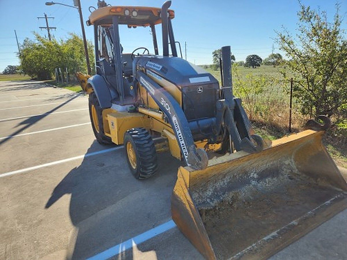 JOHN DEERE 310L photo 6