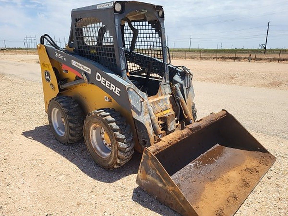 JOHN DEERE 316GR photo 2