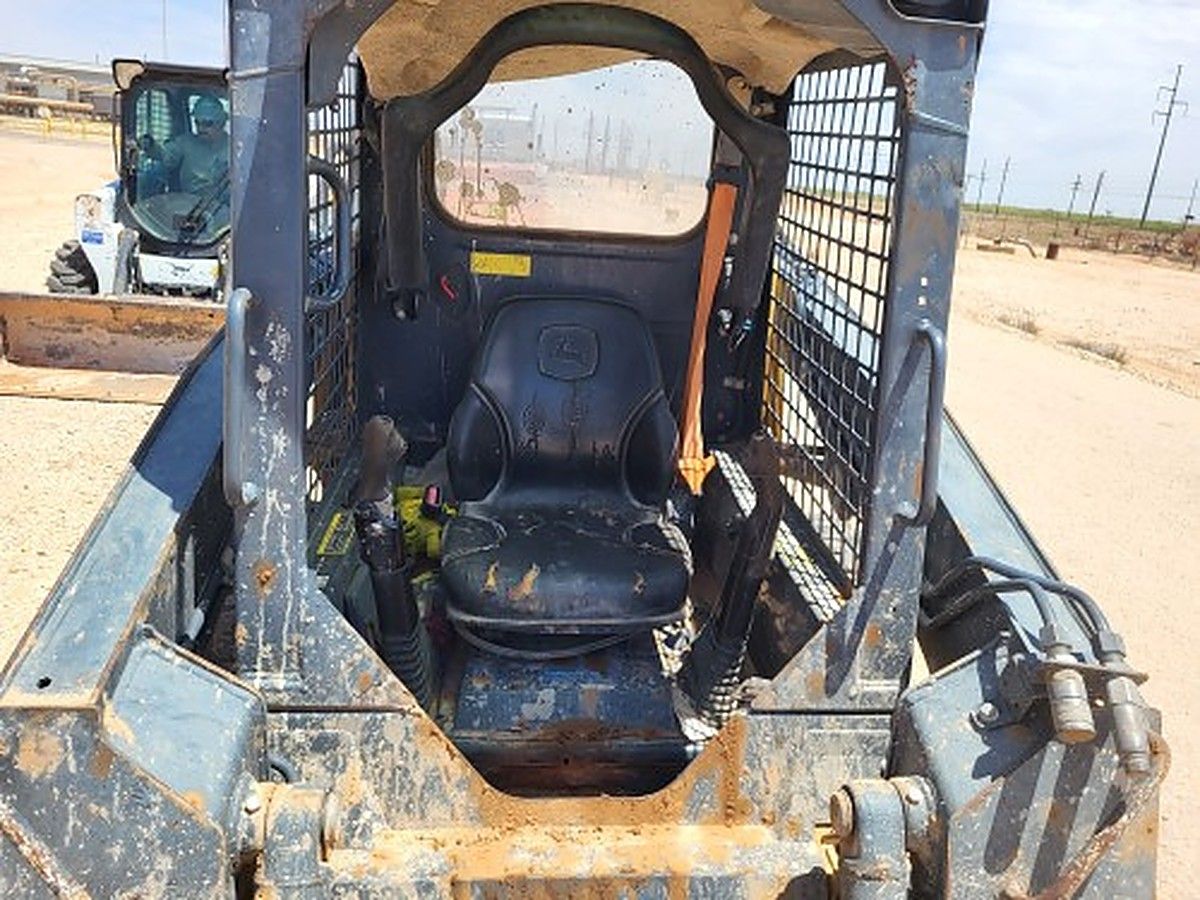 JOHN DEERE 316GR photo 3