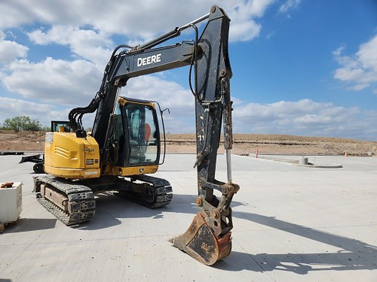 JOHN DEERE 75G photo 3