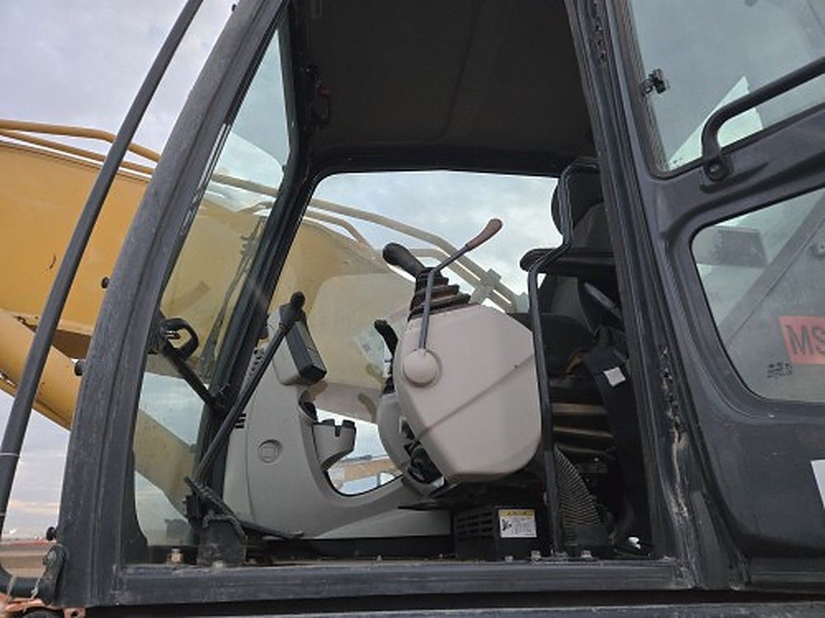 KOBELCO SK350LC-10 photo 11
