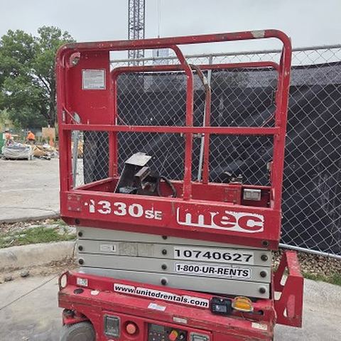 2018 MEC 1330SE Scissor Lift 10-13' Electric