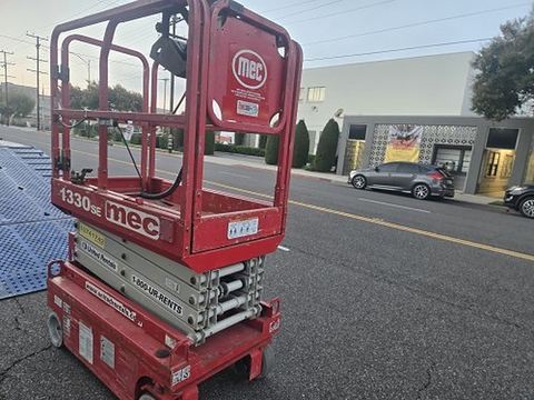 2018 MEC 1330SE Scissor Lift 10-13' Electric
