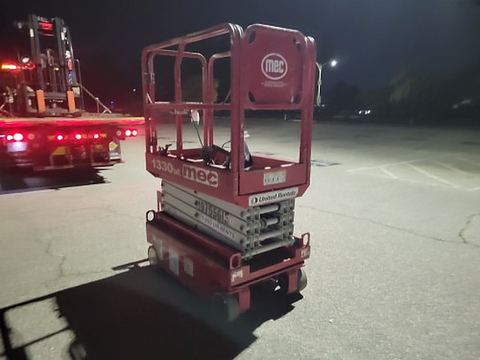 2018 MEC 1330SE Scissor Lift 10-13' Electric