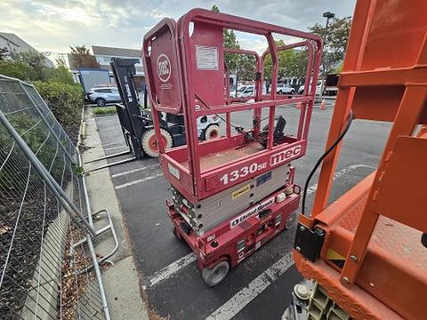2018 MEC 1330SE Scissor Lift 10-13' Electric