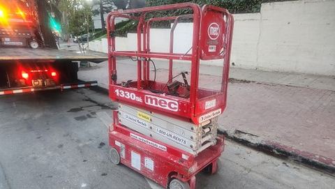 2018 MEC 1330SE Scissor Lift 10-13' Electric