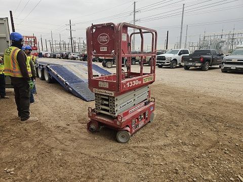 2018 MEC 1330SE Scissor Lift 10-13' Electric