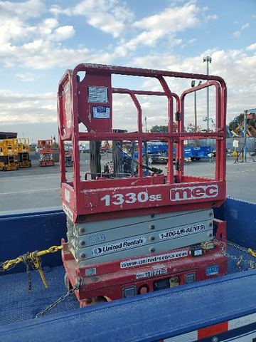 2018 MEC 1330SE Scissor Lift 10-13' Electric