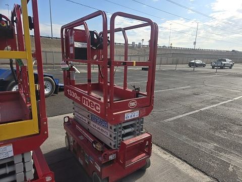 2018 MEC 1330SE Scissor Lift 10-13' Electric