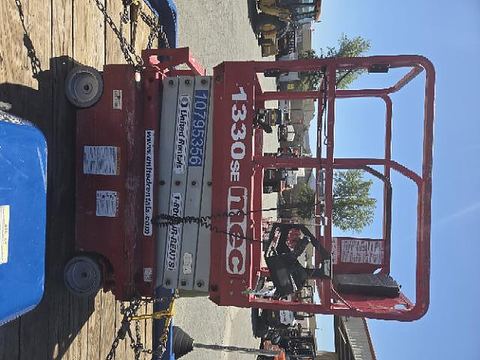 2018 MEC 1330SE Scissor Lift 10-13' Electric