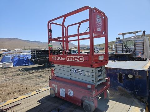 2018 MEC 1330SE Scissor Lift 10-13' Electric