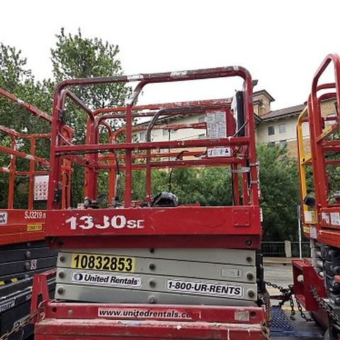 2018 MEC 1330SE Scissor Lift 10-13' Electric
