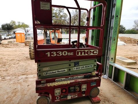 2018 MEC 1330SE Scissor Lift 10-13' Electric