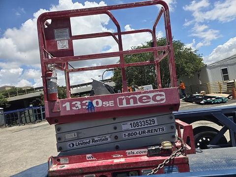2018 MEC 1330SE Scissor Lift 10-13' Electric