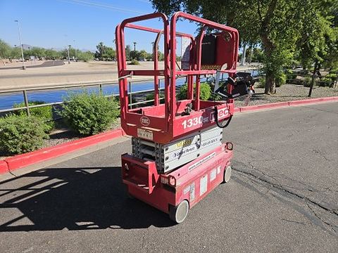 2018 MEC 1330SE Scissor Lift 10-13' Electric