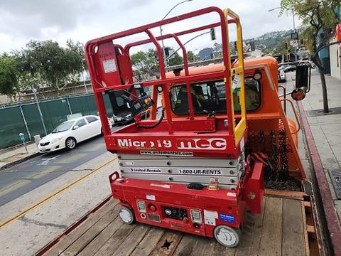2018 MEC 1330SE Scissor Lift 10-13' Electric