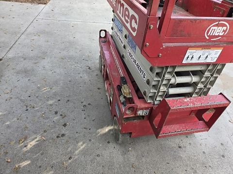 2018 MEC 1330SE Scissor Lift 10-13' Electric