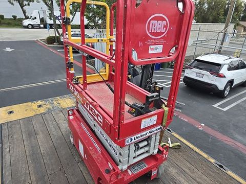 2018 MEC 1330SE Scissor Lift 10-13' Electric