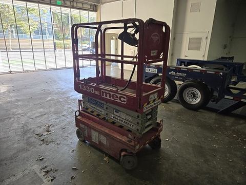 2018 MEC 1330SE Scissor Lift 10-13' Electric