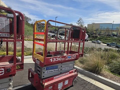 2018 MEC 1330SE Scissor Lift 10-13' Electric