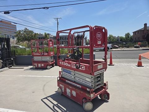 2018 MEC 1330SE Scissor Lift 10-13' Electric