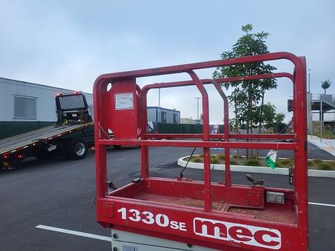 2018 MEC 1330SE Scissor Lift 10-13' Electric