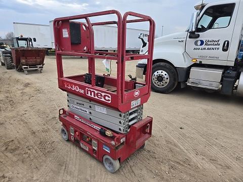 2018 MEC 1330SE Scissor Lift 10-13' Electric
