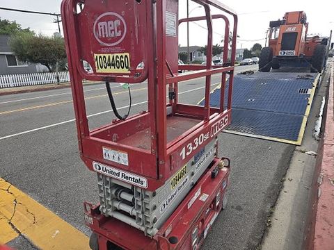 2018 MEC 1330SE Scissor Lift 10-13' Electric