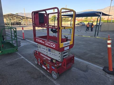2018 MEC 1330SE Scissor Lift 10-13' Electric