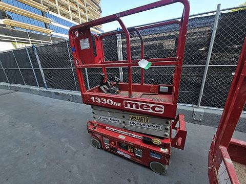 2018 MEC 1330SE Scissor Lift 10-13' Electric