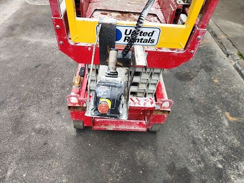 2018 MEC 1330SE Scissor Lift 10-13' Electric